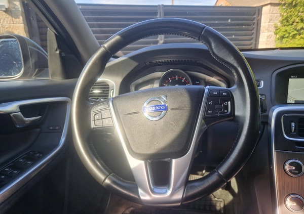 Volvo S60 cena 49900 przebieg: 200000, rok produkcji 2016 z Jędrzejów małe 704
